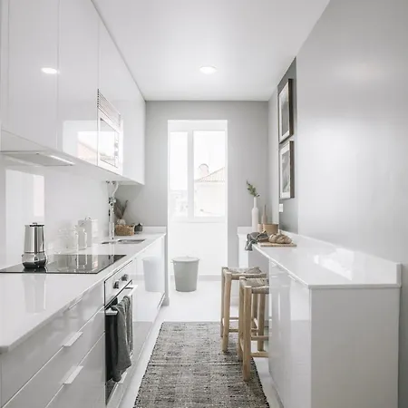 Ainhoa - 2 Bedrooms And Office In Alvalade Lejlighed
