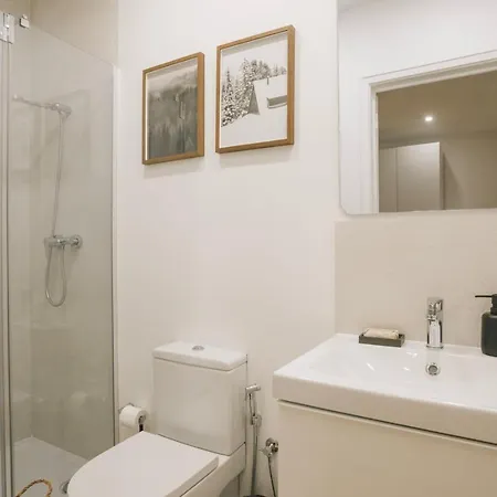 Ainhoa - 2 Bedrooms And Office In Alvalade Apartment Lissabon