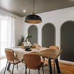 Ainhoa - 2 Bedrooms And Office In Alvalade * 리스본