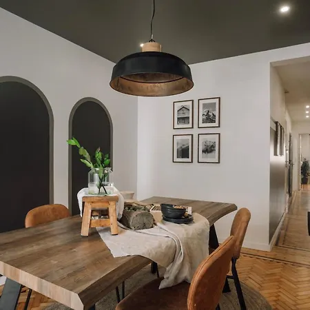 Ainhoa - 2 Bedrooms And Office In Alvalade * 리스본