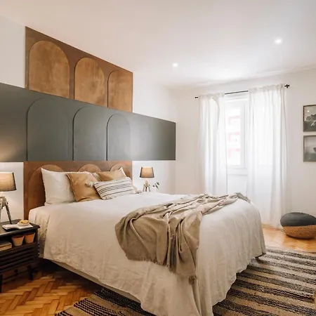 Ainhoa - 2 Bedrooms And Office In Alvalade