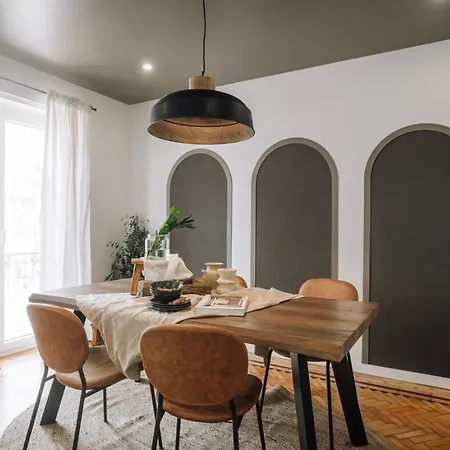 Ainhoa - 2 Bedrooms And Office In Alvalade * Lisboa